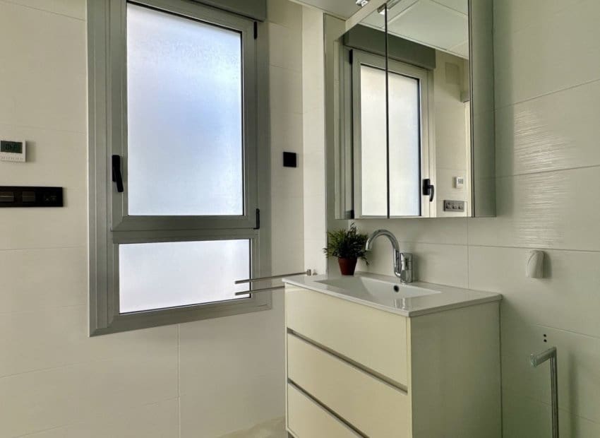 Chalet de 3 habitaciones en Orihuela Costa en venta con piscina - 389.000 € (Ref: 9603497)