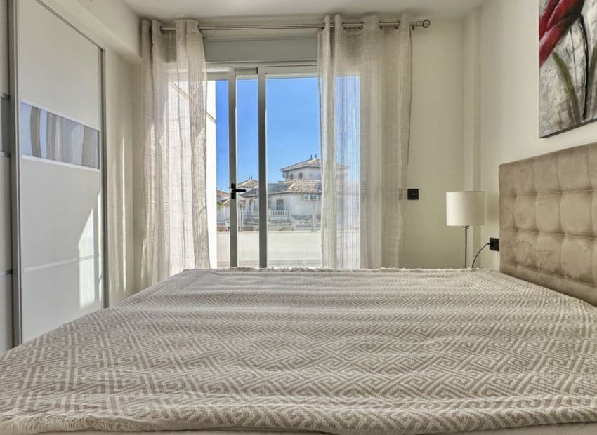 Chalet de 3 habitaciones en Orihuela Costa en venta con piscina - 389.000 € (Ref: 9603497)