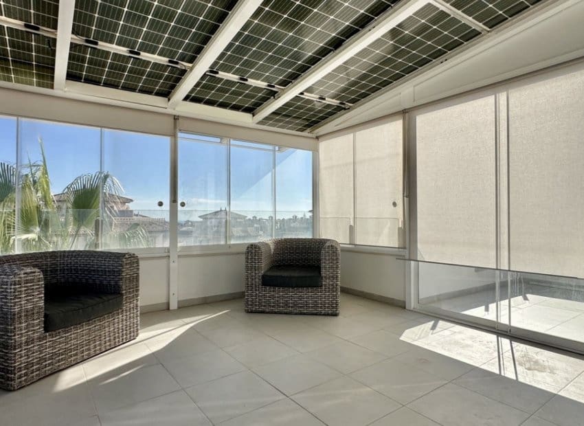 Chalet de 3 habitaciones en Orihuela Costa en venta con piscina - 389.000 € (Ref: 9603497)