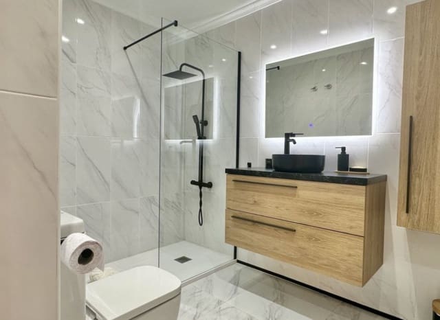 Pareado de 3 habitaciones en La Florida, Orihuela en venta con piscina - 295.000 € (Ref: 9603498)