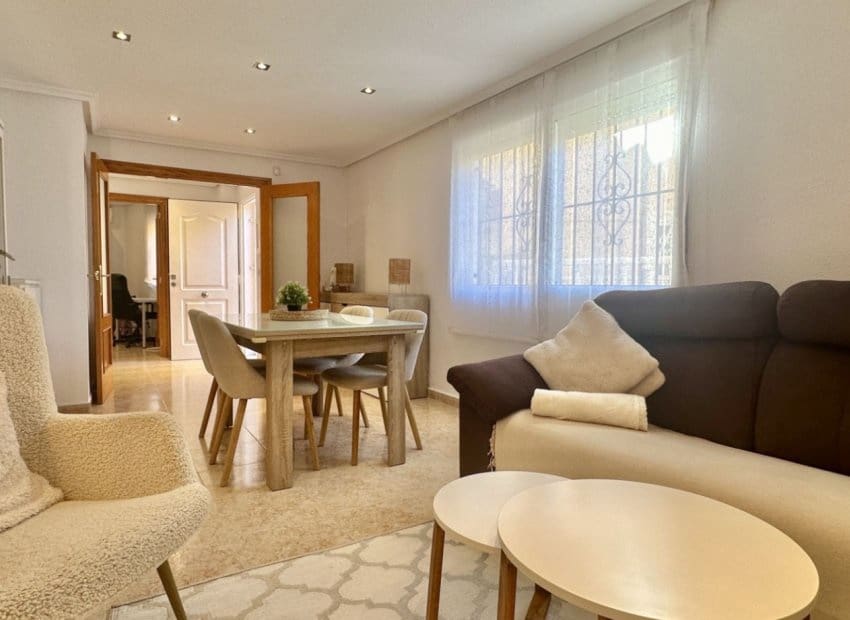 Pareado de 3 habitaciones en La Florida en venta con piscina - 295.000 € (Ref: 9603498)