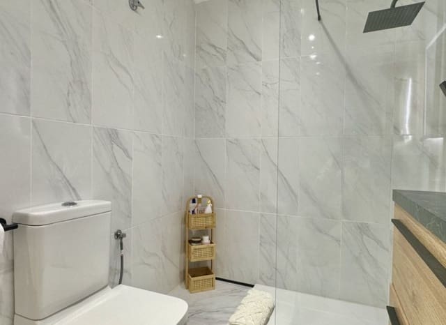 Pareado de 3 habitaciones en La Florida, Orihuela en venta con piscina - 295.000 € (Ref: 9603498)