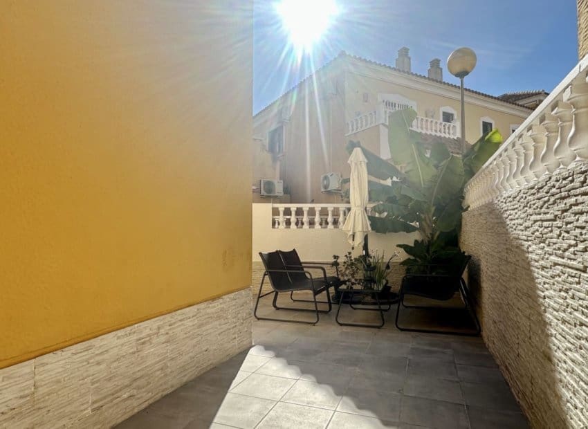 Pareado de 3 habitaciones en La Florida en venta con piscina - 295.000 € (Ref: 9603498)