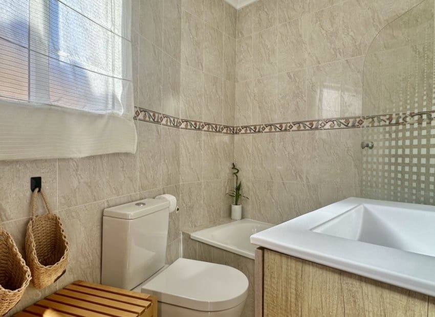 Pareado de 3 habitaciones en La Florida en venta con piscina - 295.000 € (Ref: 9603498)