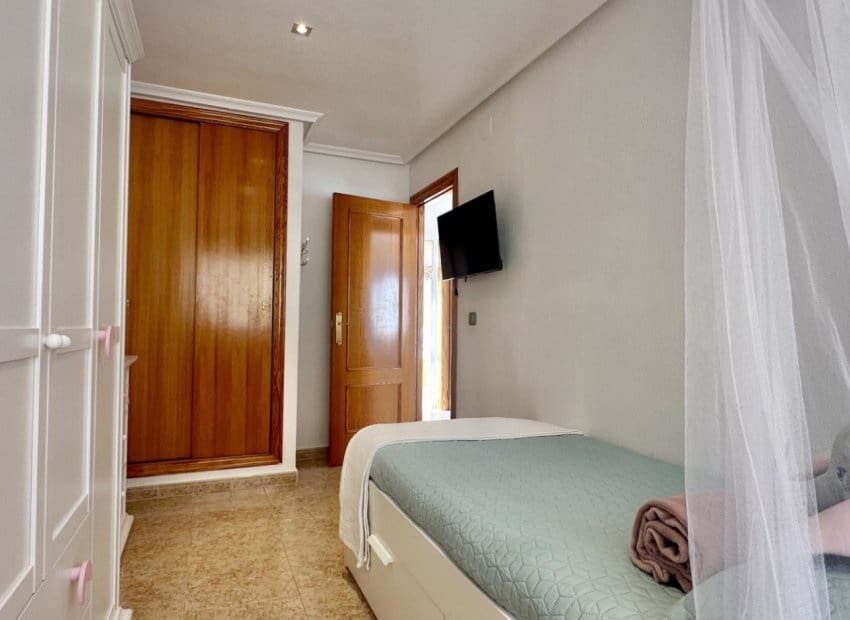 Pareado de 3 habitaciones en La Florida en venta con piscina - 295.000 € (Ref: 9603498)