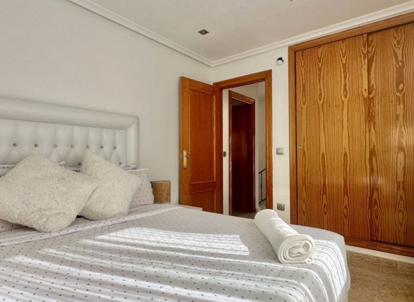 Pareado de 3 habitaciones en La Florida en venta con piscina - 295.000 € (Ref: 9603498)