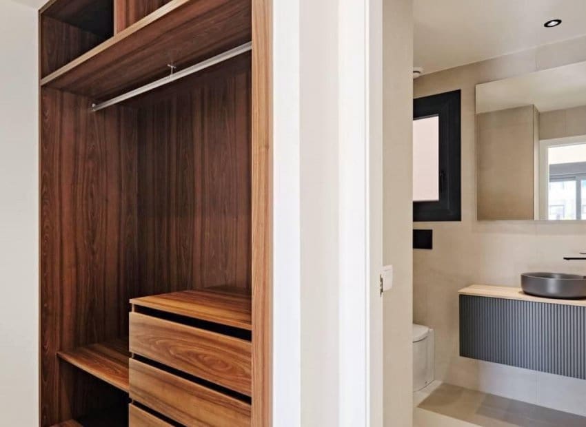 2 sovrum Lägenhet till salu i La Veleta med pool - 379 000 € (Ref: 9603499)