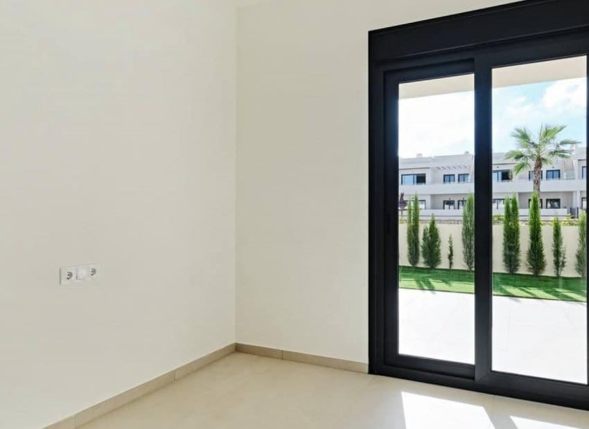 2 sovrum Lägenhet till salu i La Veleta med pool - 379 000 € (Ref: 9603499)