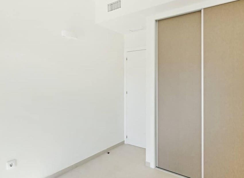 2 sovrum Lägenhet till salu i La Veleta med pool - 379 000 € (Ref: 9603499)