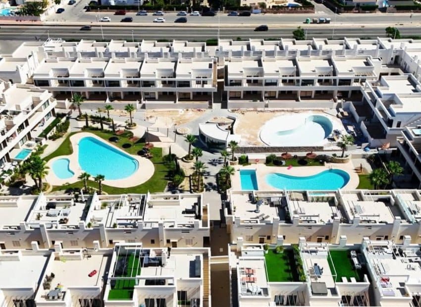 2 sovrum Lägenhet till salu i La Veleta med pool - 379 000 € (Ref: 9603499)