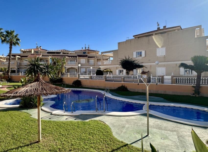 2 bedroom Apartment for sale in Orihuela Costa with pool - € 275,000 (Ref: 9603501)