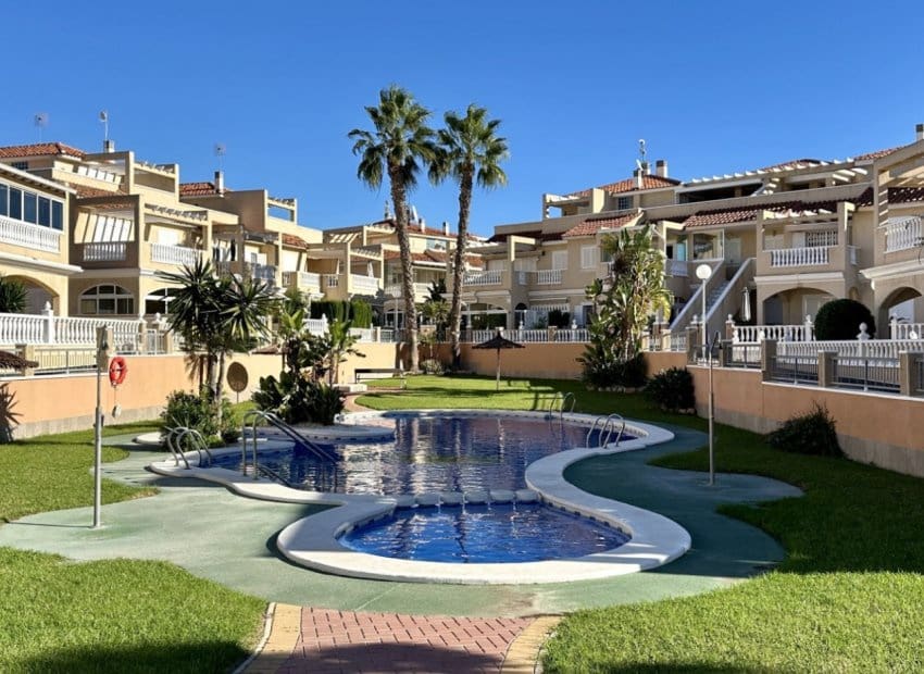 2 bedroom Apartment for sale in Orihuela Costa with pool - € 275,000 (Ref: 9603501)