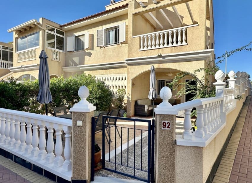 2 bedroom Apartment for sale in Orihuela Costa with pool - € 275,000 (Ref: 9603501)