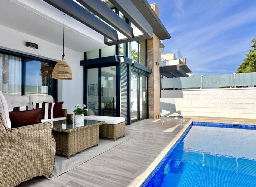 3 bedroom Villa for sale in Orihuela Costa with pool - € 449,950 (Ref: 9603502)