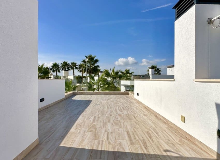 3 bedroom Villa for sale in Orihuela Costa with pool - € 449,950 (Ref: 9603502)