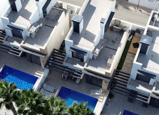 3 bedroom Villa for sale in Lomas de Cabo Roig - Los Dolses, Orihuela with pool - € 449,950 (Ref: 9603502)