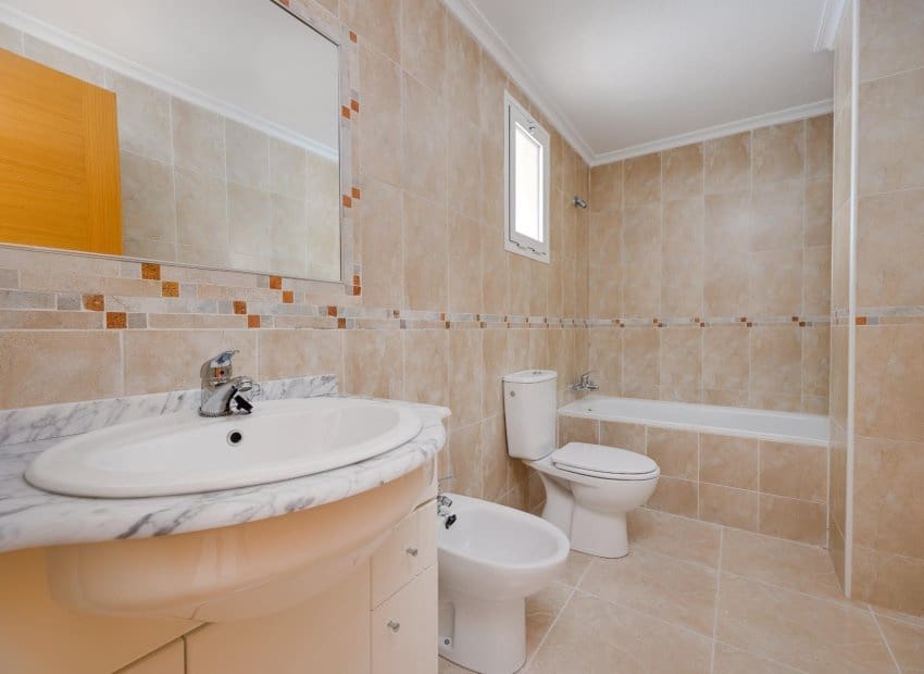 2 Zimmer Apartment zu verkaufen in San Fulgencio mit Pool - 146.000 € (Ref: 9606410)