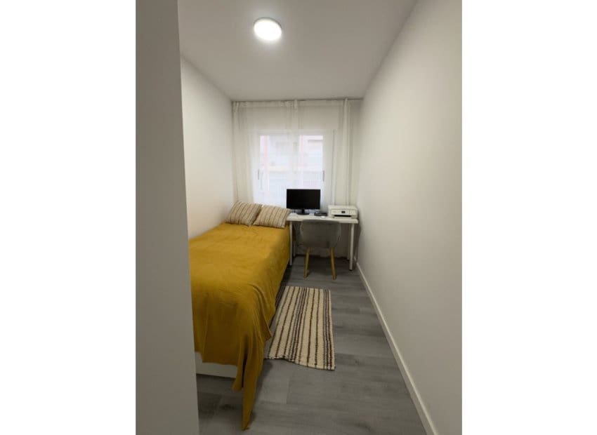 2 bedroom Beach Apartment for sale in Torrevieja - € 199,900 (Ref: 9609570)