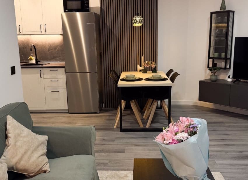 2 bedroom Beach Apartment for sale in Torrevieja - € 199,900 (Ref: 9609570)