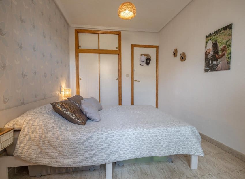 2 sovrum Lägenhet till salu i Torrevieja med pool - 139 900 € (Ref: 9609571)