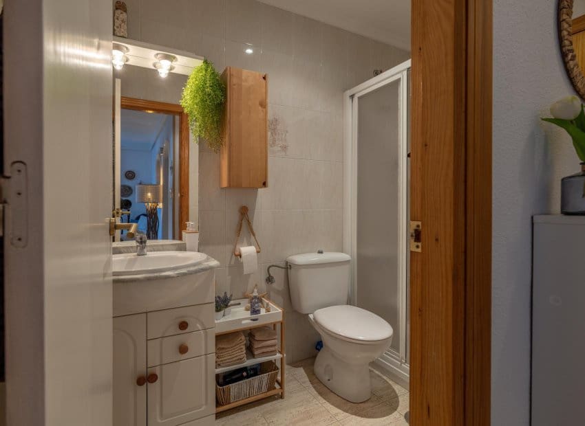 2 sovrum Lägenhet till salu i Torrevieja med pool - 139 900 € (Ref: 9609571)