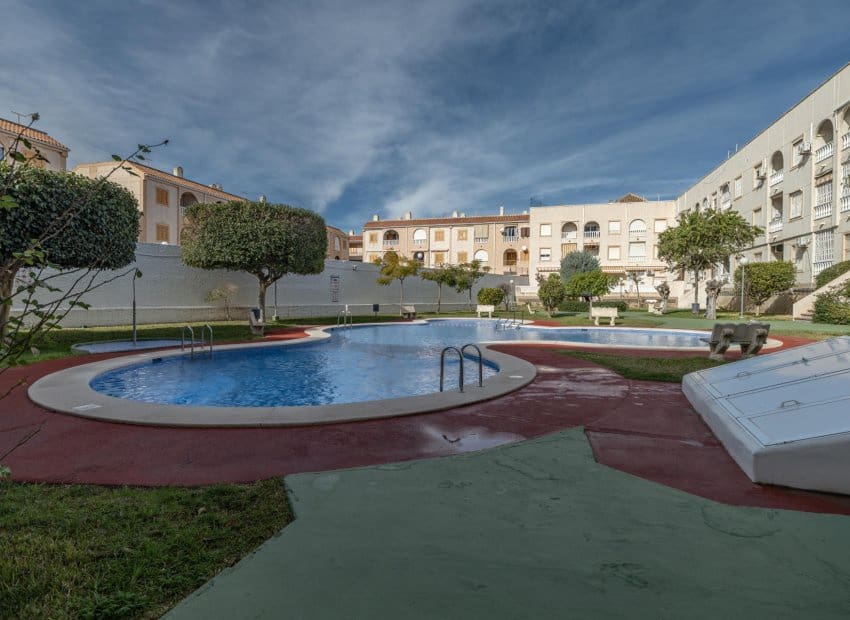 2 sovrum Lägenhet till salu i Torrevieja med pool - 139 900 € (Ref: 9609571)