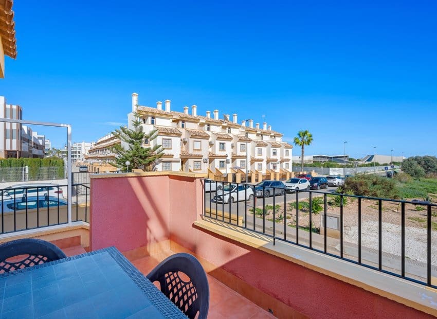 3 soverom Hus til salgs i Orihuela Costa med svømmebasseng - € 289 000 (Ref: 9609575)