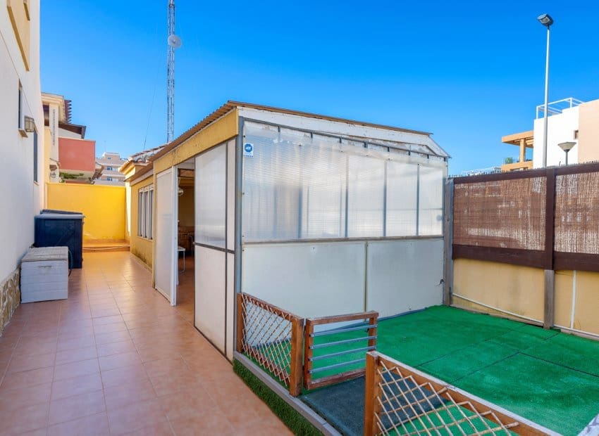 3 soverom Hus til salgs i Orihuela Costa med svømmebasseng - € 289 000 (Ref: 9609575)