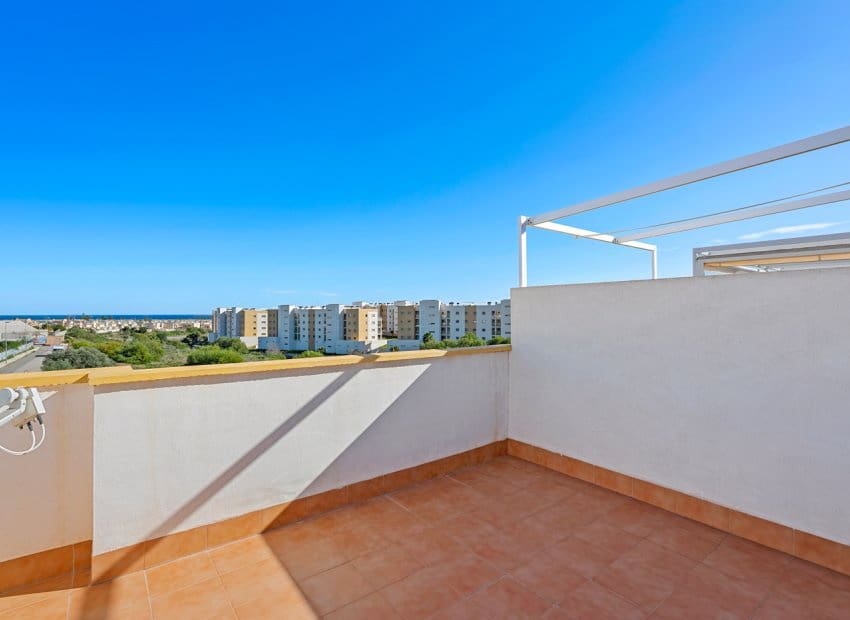 3 soverom Hus til salgs i Orihuela Costa med svømmebasseng - € 289 000 (Ref: 9609575)
