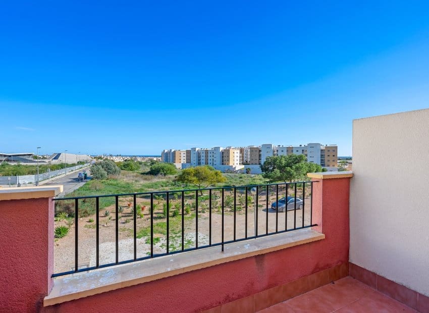 3 soverom Hus til salgs i Orihuela Costa med svømmebasseng - € 289 000 (Ref: 9609575)