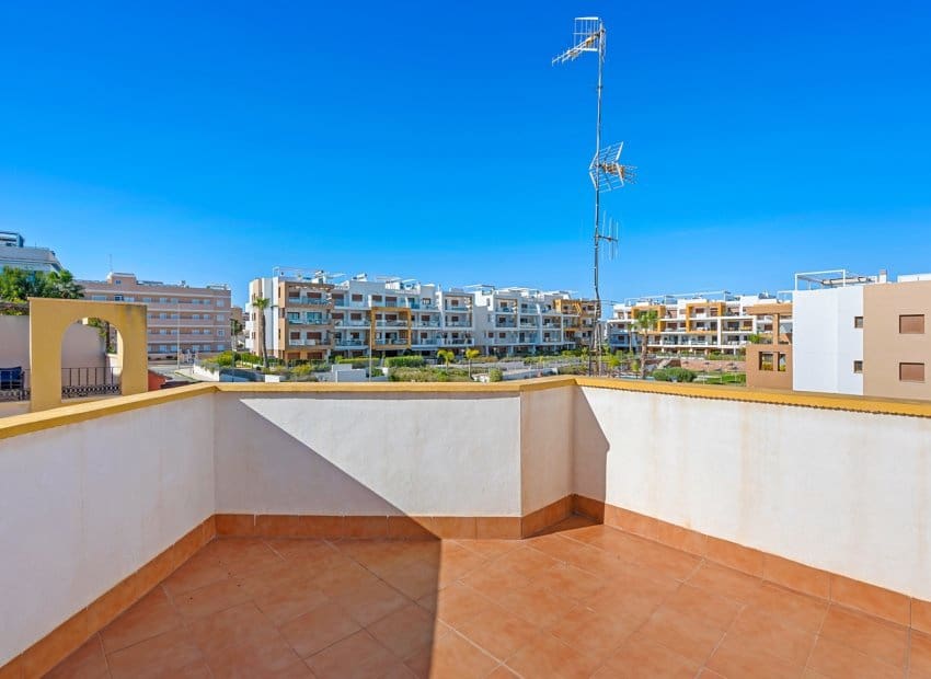 3 soverom Hus til salgs i Orihuela Costa med svømmebasseng - € 289 000 (Ref: 9609575)