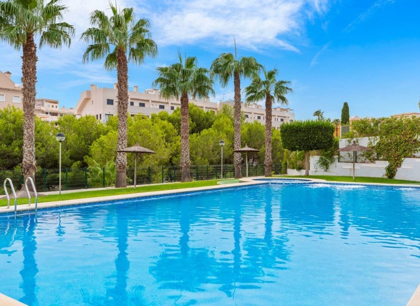 3 soverom Hus til salgs i Orihuela Costa med svømmebasseng - € 289 000 (Ref: 9609575)