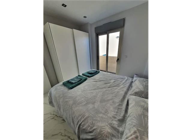 Chalet de 5 habitaciones en Villamartin, Orihuela en venta con piscina - 380.000 € (Ref: 9609576)