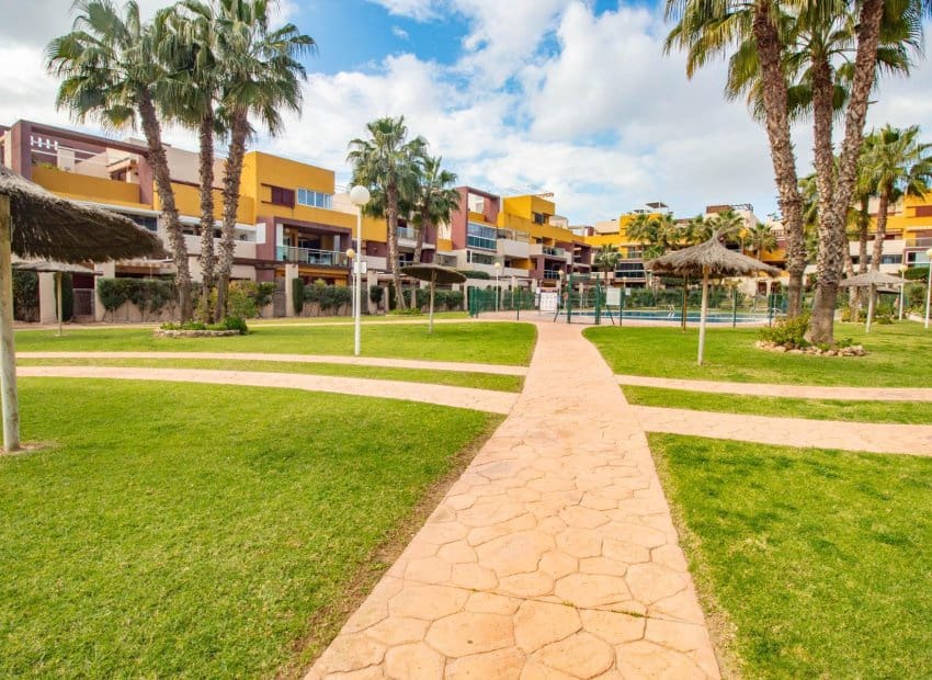 2 bedroom Apartment for sale in Orihuela Costa with pool - € 249,000 (Ref: 9609578)
