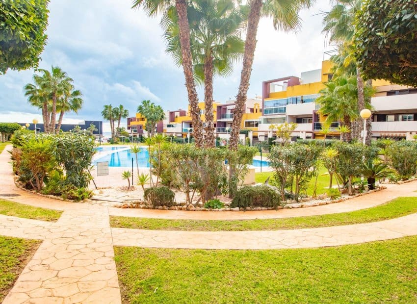 2 bedroom Apartment for sale in Orihuela Costa with pool - € 249,000 (Ref: 9609578)