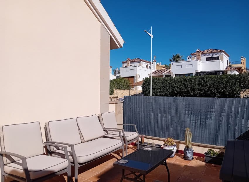 2 bedroom Bungalow for sale in Algorfa with pool - € 260,000 (Ref: 9609580)