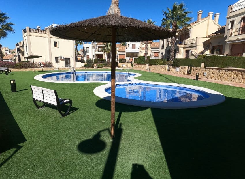 2 bedroom Bungalow for sale in Algorfa with pool - € 260,000 (Ref: 9609580)