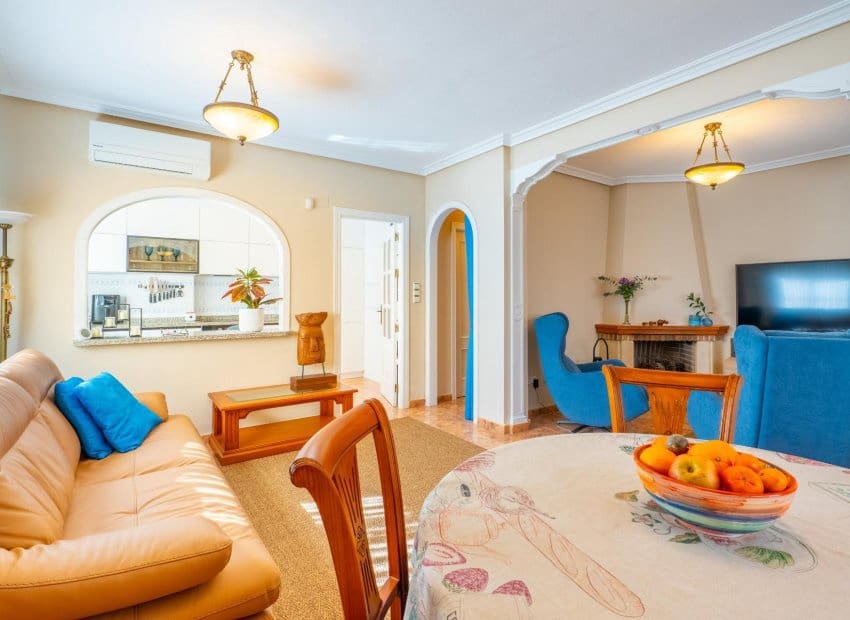 2 chambre Villa/Maison Mitoyenne à vendre à Orihuela Costa avec piscine - 258 500 € (Ref: 9613080)