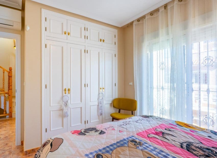 2 chambre Villa/Maison Mitoyenne à vendre à Orihuela Costa avec piscine - 258 500 € (Ref: 9613080)