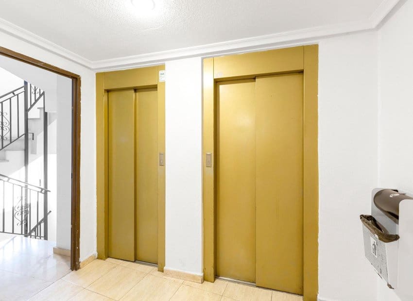 2 chambre Appartement à vendre à Torrevieja - 138 000 € (Ref: 9613081)