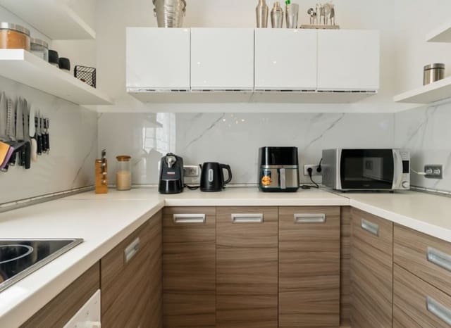 3 soveværelse Byhus til salg i Blue Lagoon med swimmingpool - € 288.000 (Ref: 9617128)