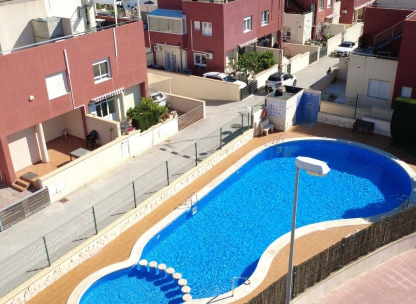 3 soveværelse Byhus til salg i Orihuela Costa med swimmingpool - € 288.000 (Ref: 9617128)