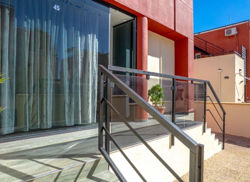 3 soveværelse Byhus til salg i Orihuela Costa med swimmingpool - € 288.000 (Ref: 9617128)