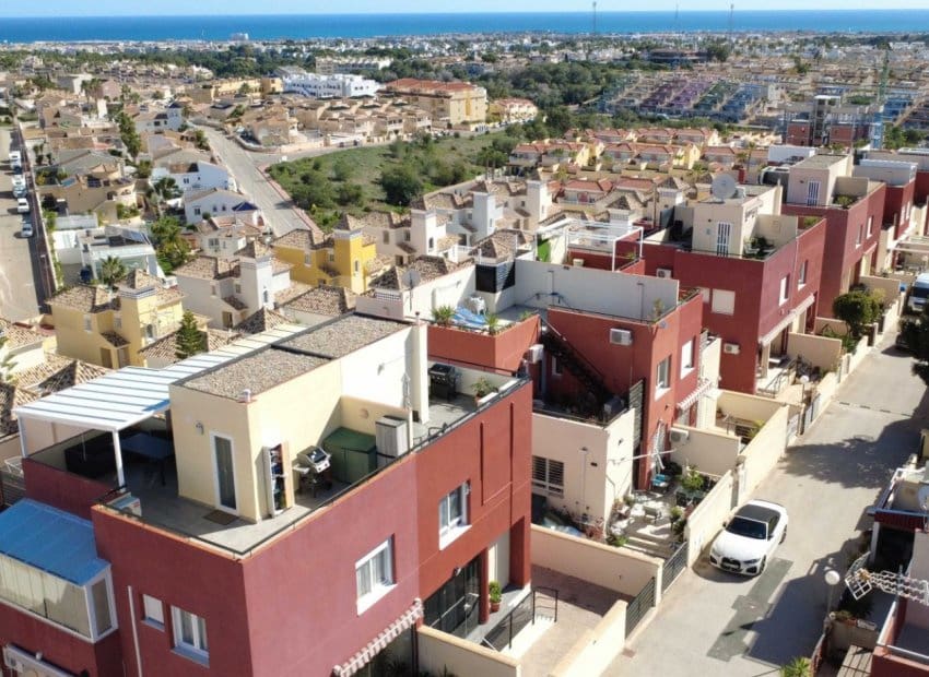 3 soveværelse Byhus til salg i Orihuela Costa med swimmingpool - € 288.000 (Ref: 9617128)