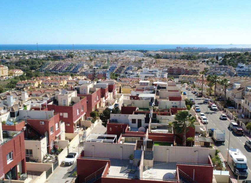 3 soveværelse Byhus til salg i Orihuela Costa med swimmingpool - € 288.000 (Ref: 9617128)