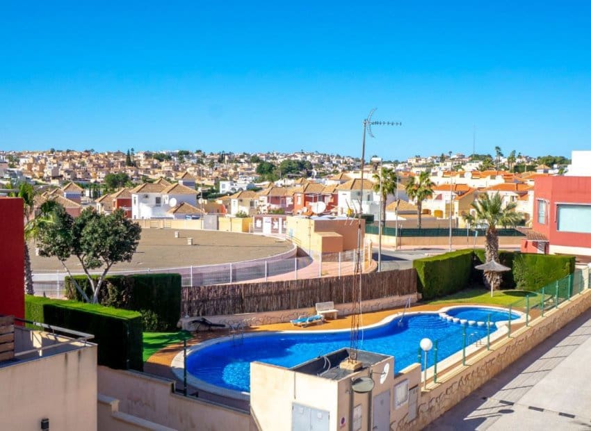 3 soveværelse Byhus til salg i Orihuela Costa med swimmingpool - € 288.000 (Ref: 9617128)
