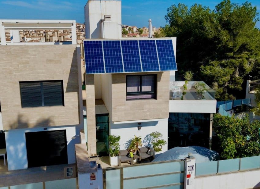 3 bedroom Villa for sale in Orihuela Costa with pool - € 475,000 (Ref: 9617129)