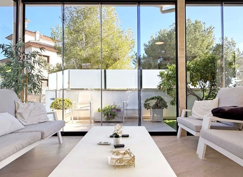 3 bedroom Villa for sale in Orihuela Costa with pool - € 475,000 (Ref: 9617129)