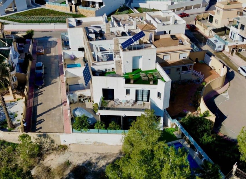 3 bedroom Villa for sale in Orihuela Costa with pool - € 475,000 (Ref: 9617129)