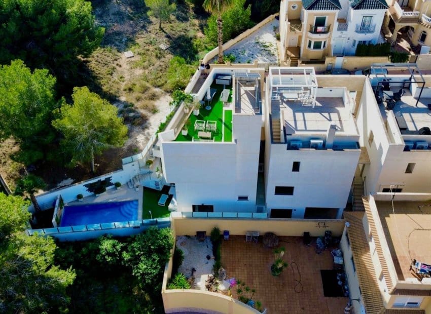 3 bedroom Villa for sale in Orihuela Costa with pool - € 475,000 (Ref: 9617129)